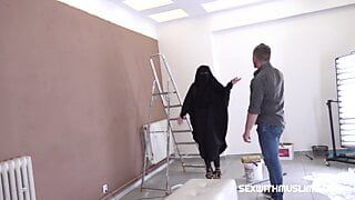 Muslimisches Mädchen fickt mit fauler Malerin