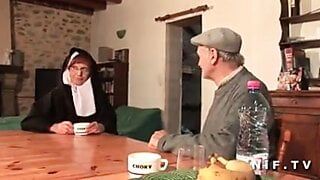 쓰리웨이로 하드코어한 프랑스 수녀
