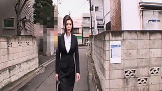 Die japanische Sekretärin betrügt ihren Ehemann
