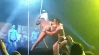 Heiße Stripperinnen in Live-Shows 6