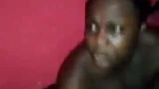 Vreemdgaande Haïtiaanse vrouw betrapt