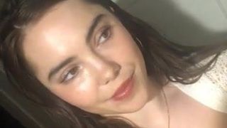 Mckayla Maroney gibt eine Tour durch ihr Tonstudio