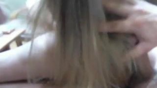 Sexy blonde Hairjob und Sperma im Haar, Haarspiel, lange Haare