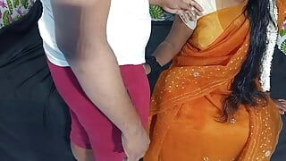Tamil item girl's wunderbare erotik und ihreDexterität befriedige den neuen jungfräulichen jungen des kunden