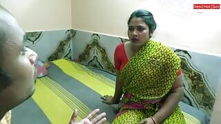 Bengaalse Boudi-seks met duidelijke Bangla-audio! Vreemdgaande seks met de vrouw van de baas!
