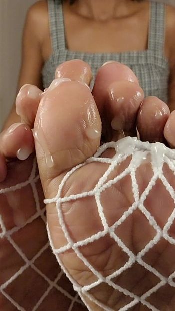 ИНСТРУКЦИЯ ПО ДРОЧКЕ: Сперма на моих пальцах ног