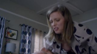 Gillian Jacobs - Love s01e03