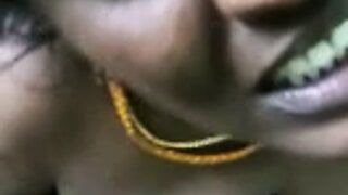 Une callgirl sexy de Madurai se fait baiser, audio tamoul (partie 4)