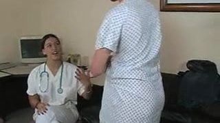 Cfnm verpleegster