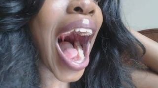Wewnątrz fetysz ust czarnej kobiety