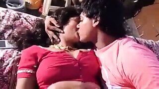 Esposa indiana em cena de sexo quente