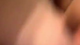 Lutschende Michelle50ddds Brustwarzen hängen in meinem Gesicht