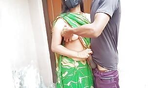 Devar romentic flirtet mit Soniya bhabhi oder echter orgasmus, Deinsonianerduring harter fick in Hindi-audio - Hindi spricht