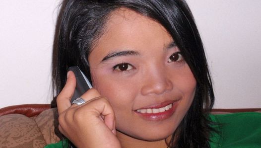 Babygesicht, thailändisches Mädchen des Gesichts kurz