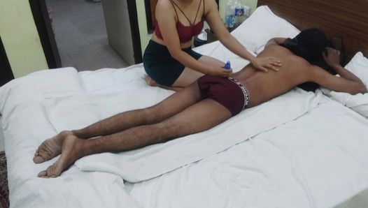 Индийская жена делает глубокий минет-массаж, часть 1