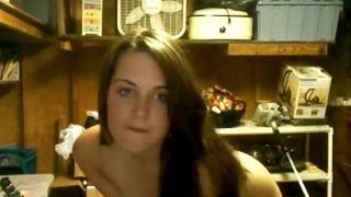 18-jährige Hayley nackt vor der Webcam