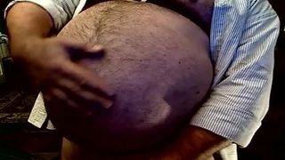 Str8 Papi spielt mit seinem Bauch III