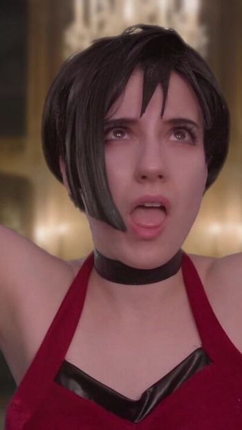 Ada Wong viene imboscata e allevata da un mostro -In attesa di un appuntamento con Leon nel Castello di Salazar, Ada Wong riceve un'imboscata da una creatura in grado di evolversi per soddisfare i suoi bisogni sessuali.