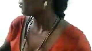 Tamilische Tante zeigt Möpse