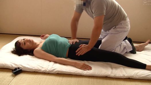 Vrouwen voor de gek houden die al jaren niet seks hadden gehad, kregen een extreme seksuele massage