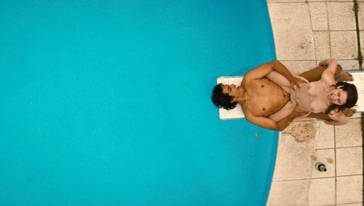 Tessa ist eine nackte Sexszene in Narcos, Mexiko - scandalplanet.com