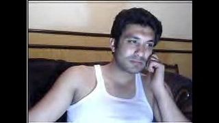 Pakistanischer Typ Farhan wichst vor der Webcam