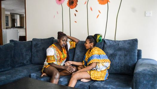 Afrikanische Freunde machen lesbischen Scheidungs-Sex durch
