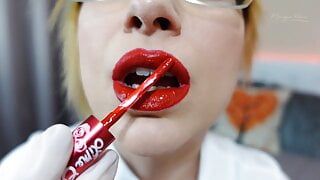 Trailer "Heiße Krankenschwester mit saftigen roten Lippen"
