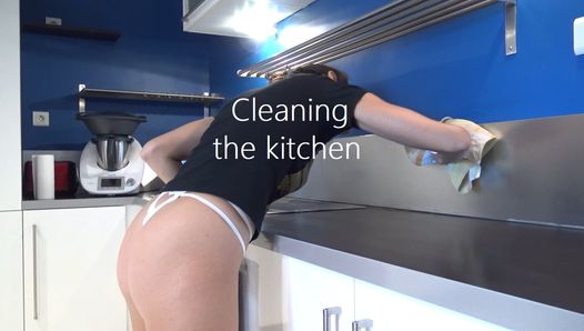 Die Küche für Lety Heulen reinigen