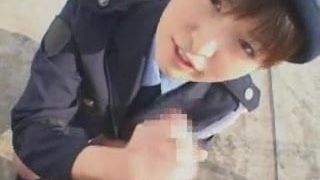 Japanischer weiblicher Polizist-Blowjob