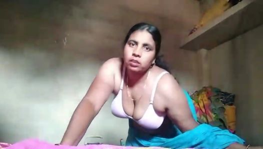 Indische heiße ehefrau öffnet sexy video zu hause