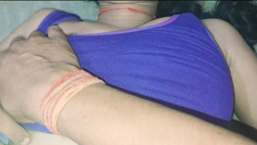 Indisches sexy mädchen fickt mit schneider. sie hat sehr sexy große titten und dicken arsch. süßes mädchen in indien