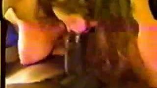 Cocu - femme brune interraciale et sa grosse bite noire