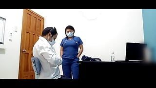 再びバイラルになりました!!看護師は彼女の患者に医療予約オフィスでセックスを求めます、何が起こったと思いますか?