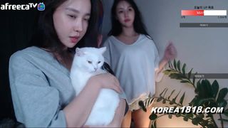 Sexy koreanisches Nipslip um 5:02!