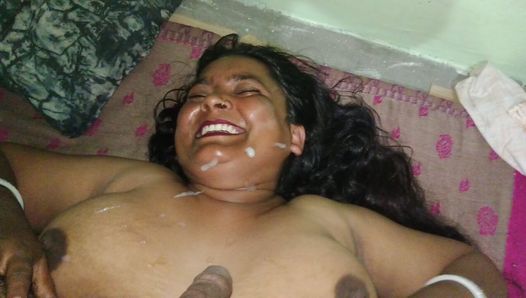 Дезі дівчина бере сперму в рот після траха з хлопцем