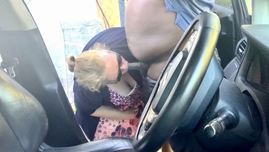 Ssbbw blonde MILF mit dickem Arsch, Blowjob (erwischt, schwarzer heißer Typ wichst öffentlich im Auto) (Abspritzen, Zusammenstellung) laden