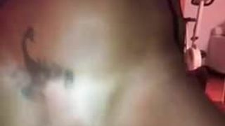 Scopata di bella donna tatuata e con piercing vaginale xx