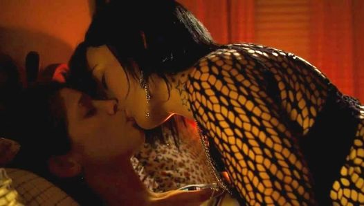 Olivia Wilde &amp; Ashley Greene lesbische Szene Scandalplanetcom