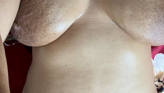 Oiled boobs