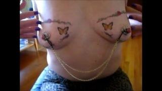 Squirtys große Nippel mit Nippelschmuck