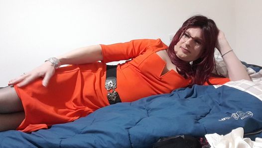 Schönes orange Kleid, schöne Dessous - viel Spaß!