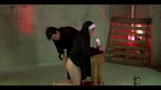 Дисциплина священника для монахини