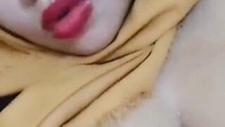 BBW indonesischer Hijabitch gogo live