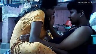 Indische dorfhausfrau küsst und romantischer🌹 arsch