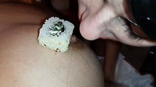 Ich esse Sushi von meiner Freundin - Lesbian-Candy