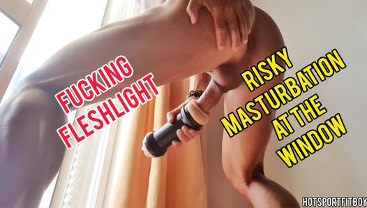 Riskante Masturbation am Fenster – Ich ficke mein Fleshlight, bis es reinkommt