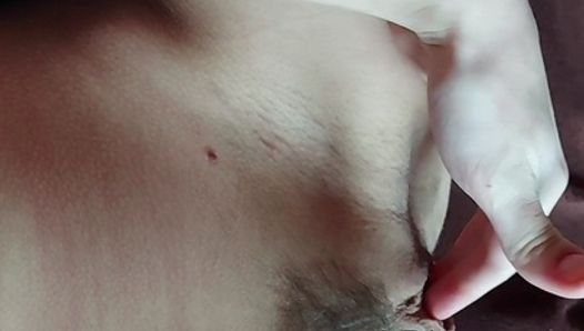 POV sexy Teen masturbiert ihre Muschi für echten Orgasmus