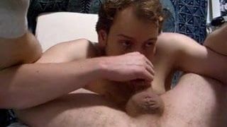 Selfsuck - Autofellatio. Deutscher junge isst sein gesamtes sperma!