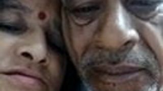 Indische reife Paar-Sex im alten Alter (Teil 2)